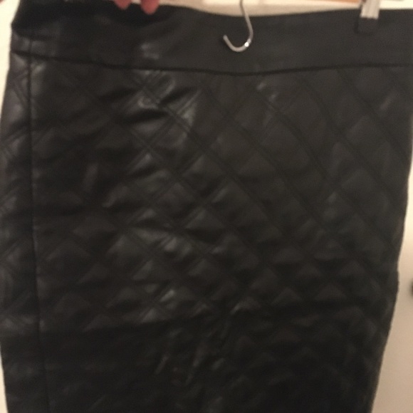 Banana republic faux leather pencil skirt size 2 - Picture 1 of 3